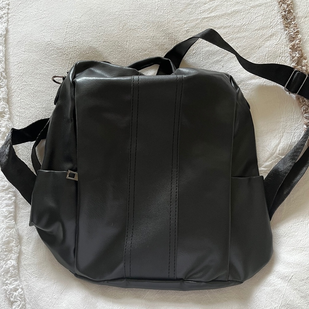 ⭐️ Little Black Backpack - Picture 2 of 4